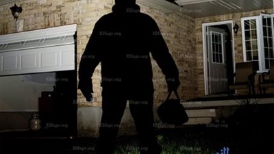 كاميرا خفية بالمنوفية ترصد لص أثناء اقتحامه محلاً لسرقته (فيديو)