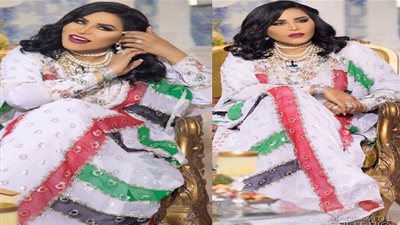 أحلام ترتدي فستان بألوان علم الإمارات وتسجل حلقة مع لجين عمران