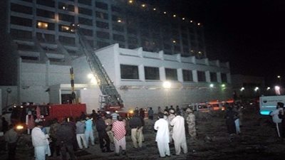 11 قتيلا و75 جريحا في حريق بأحد فنادق كراتشي