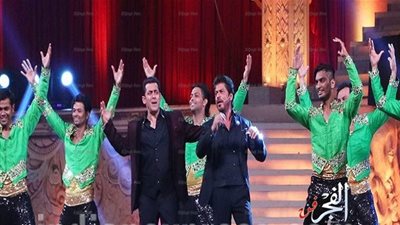 شاروخان و سلمان خان يبهران الجمهور في حفل توزيع جوائز 