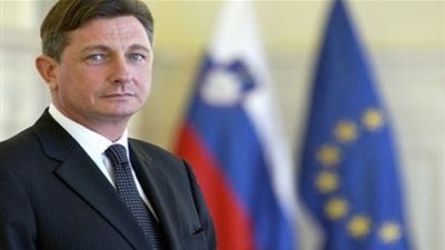  رئيس سلوفينيا يفتتح معرضا بالهناجر ويحضر حفلا في الأوبرا