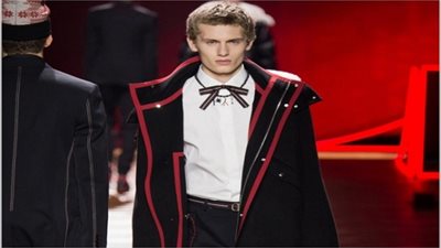 إطلالة دافئة أنيقة من المعاطف الرجالية لموسم الشتاء (صور)