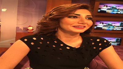 نورا الحريري تحتفل بتوقع كتابيها في معرض 