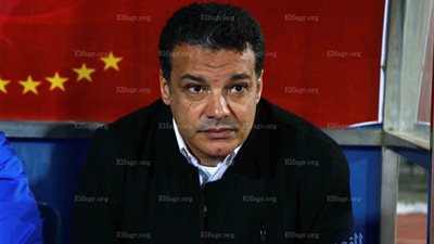 لفتة إنسانية من إيهاب جلال في لقاء الأهلي والمقاصة (صورة)