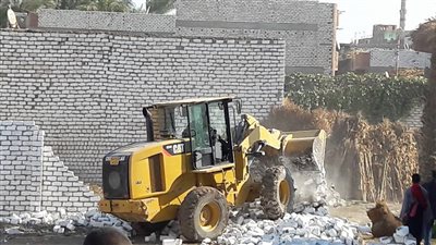 إزالة تعديات علي 3 الأف متر أراضٍ زراعية بقرية 