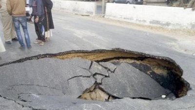 رفع حالة الطوارئ بعد هبوط أرضي أمام مسجد أثري بدمياط 