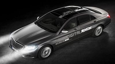 مرسيدس بنز تكشف عن تطور هائل بمصابيح السيارات (فيديو)