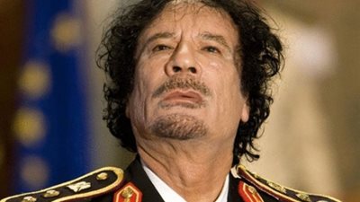 حقيقة إلقاء أمريكا القبض على القذافى قبل مقتله بشهر !