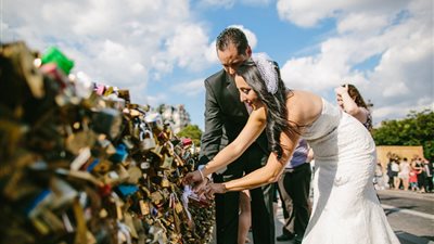 أقفال العشاق.. ظاهرة لتخليد الحب انتقلت من جسور أوروبا إلى 