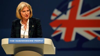 رئيسة وزراء بريطانيا تتقمص شخصية السيسي: 