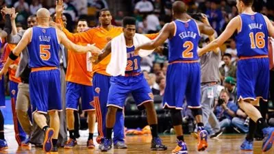 أنطوني يقود نيكس للفوز على هيت في دوري السلة الأمريكي