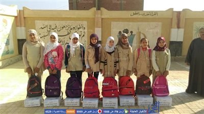 توزيع الحقائب الدراسية والوجبات الغذائية لتلاميذ المدارس بالفيوم