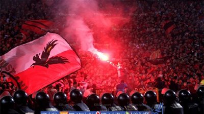 لحظة القبض علي أعضاء ألتراس أهلاوي (فيديو)