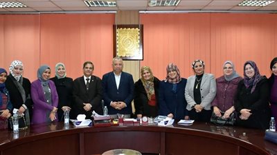 محافظ الشرقية يلتقي أعضاء المجلس القومي للمرأة.. ويؤكد على أهمية تمكين المرأة اقتصادياً واجتماعياً