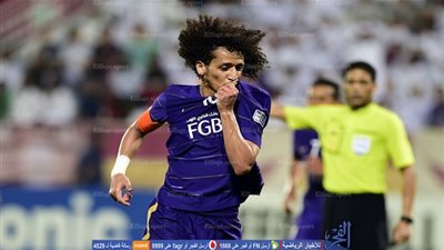 مفاجآة.. عموري يقود الأهلي أمام برشلونة      