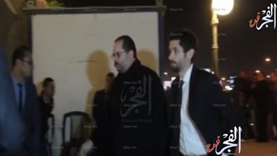 لبلبة وحنان ترك ومحسن منصور ونجلي الساحر في عزاء زوجة محمد صبحي (فيديو) 