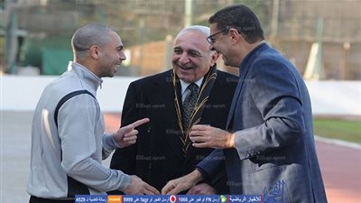 محمود طاهر يحضر مران الأهلي