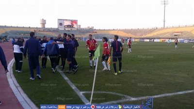    أحمد عيد عبد الملك يعتدي لفظيا على حكم مباراة الشرقية والجيش      