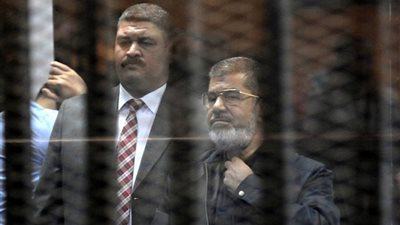 بدء جلسة محاكمة المعزول في 