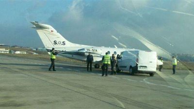 اصطدام طائرة إسعاف بعربة في مطار أتاتورك الدولي  