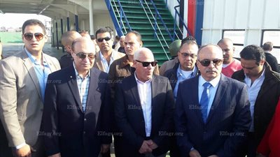 الفريق مميش ومحافظ بورسعيد يتفقدان العمل في كوبري الرسوة العائم 