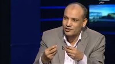 باحث يطالب بحظر مواقع 