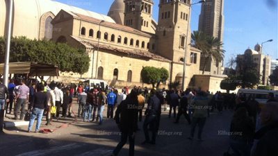 عاجل.. اللحظات الأولى من داخل الكنيسة البطرسية (فيديو)