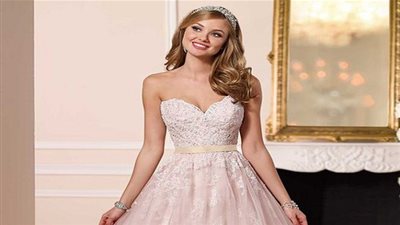 إطلالة عصرية من فساتين الزفاف الأمثل للجسم الكمثرى (صور)