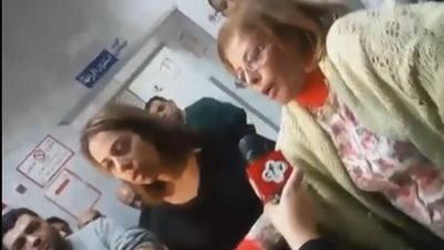 غضب أهالي شهداء الكاتدرائية لإلقاء جثامين ذويهم على الأرض بالمستشفى (فيديو)