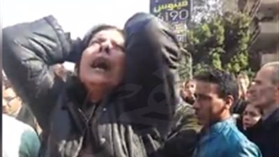 مواطنة أمام كنيسة العذراء تهتف: الإعدام لـ