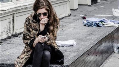 بدأ يرد على رسائلك متأخرًا! 5علامات تدل على انه لم يعد يحبك