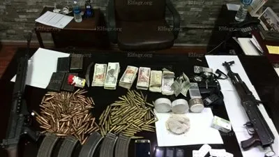 ضبط أسلحة ومقتل مهربين بمنطقة 