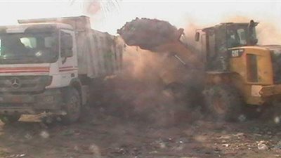 إزالة 7 حالات تعد على الأرض الزراعية ورفع 2687 متر قمامة بالمنيا 