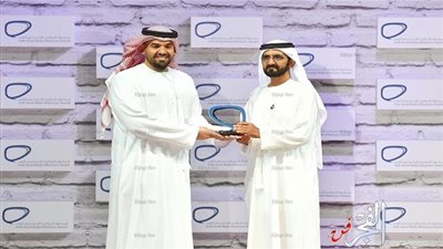 بن راشد آل مكتوم يكرم حسين الجسمي بجائزة أكثر شخصية مؤثرة على السوشيال ميديا (صور)