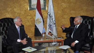 وزير النقل يبحث سبل التعاون في خطوط 