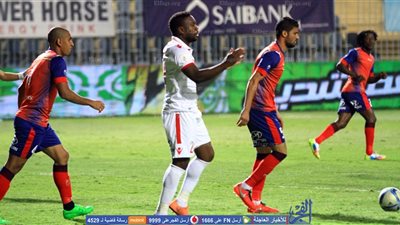 معروف يوسف يعترض على حكم لقاء بتروجت ويطلب ركلة جزاء (فيديو)