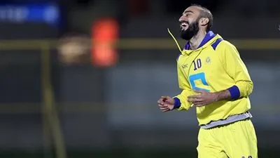 السهلاوي يعود لتدريبات النصر قبل موقعة الهلال   