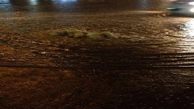 عاجل.. سقوط أمطار غزيرة في البحيرة