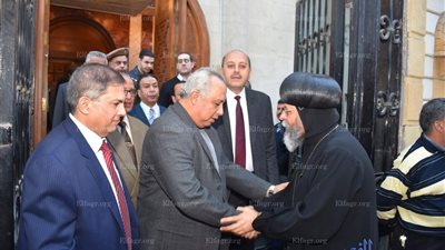 محافظ الشرقية يقدم واجب العزاء لراعي كنيسة فاقوس والعاشر من رمضان (صور)