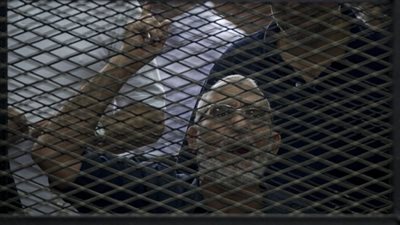 مقطع فيديو لتجمهر أنصار الإخوان بمديرية أمن الجيزة في 