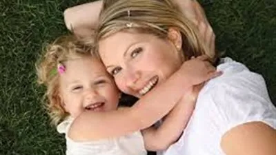 دراسة تؤكد أن قضائك نصف ساعة يومياً مع طفلك تجعله أكثر ذكاءً 