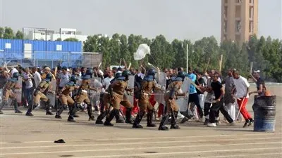 مكافحة شغب وهجوم مسلح في حفل تخريج 