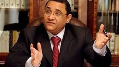 عبد الرحيم علي يكشف حقيقة توسطه بين 