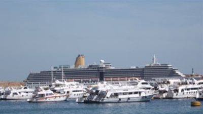 ميناء شرم الشيخ يستقبل سفينة سياحية على متنها 1425 سائح 