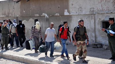 عاجل.. 10 عربات إسعاف تغادر شرق حلب تتبعها حافلات خضراء