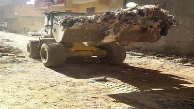 رفع 100 طن قمامة ومخلفات بطريق 