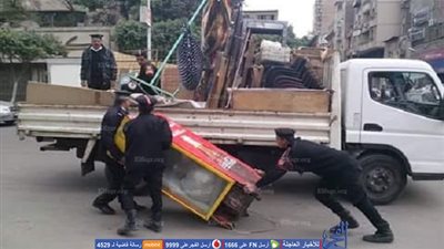 حملة مكبرة لرفع إشغالات الباعة الجائلين بشارع شبرا‎