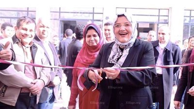 المعرض الفني الأول بـ