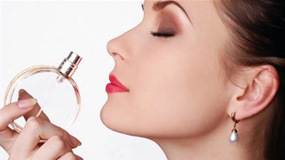 9 عطور ساحرة تأسر قلب زوجك وتزيد من جاذبيتك