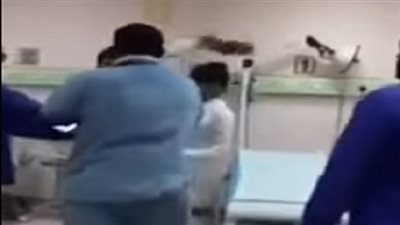 ضرب مبرح لطبيب بالحذاء داخل مستشفى في السعودية (فيديو)